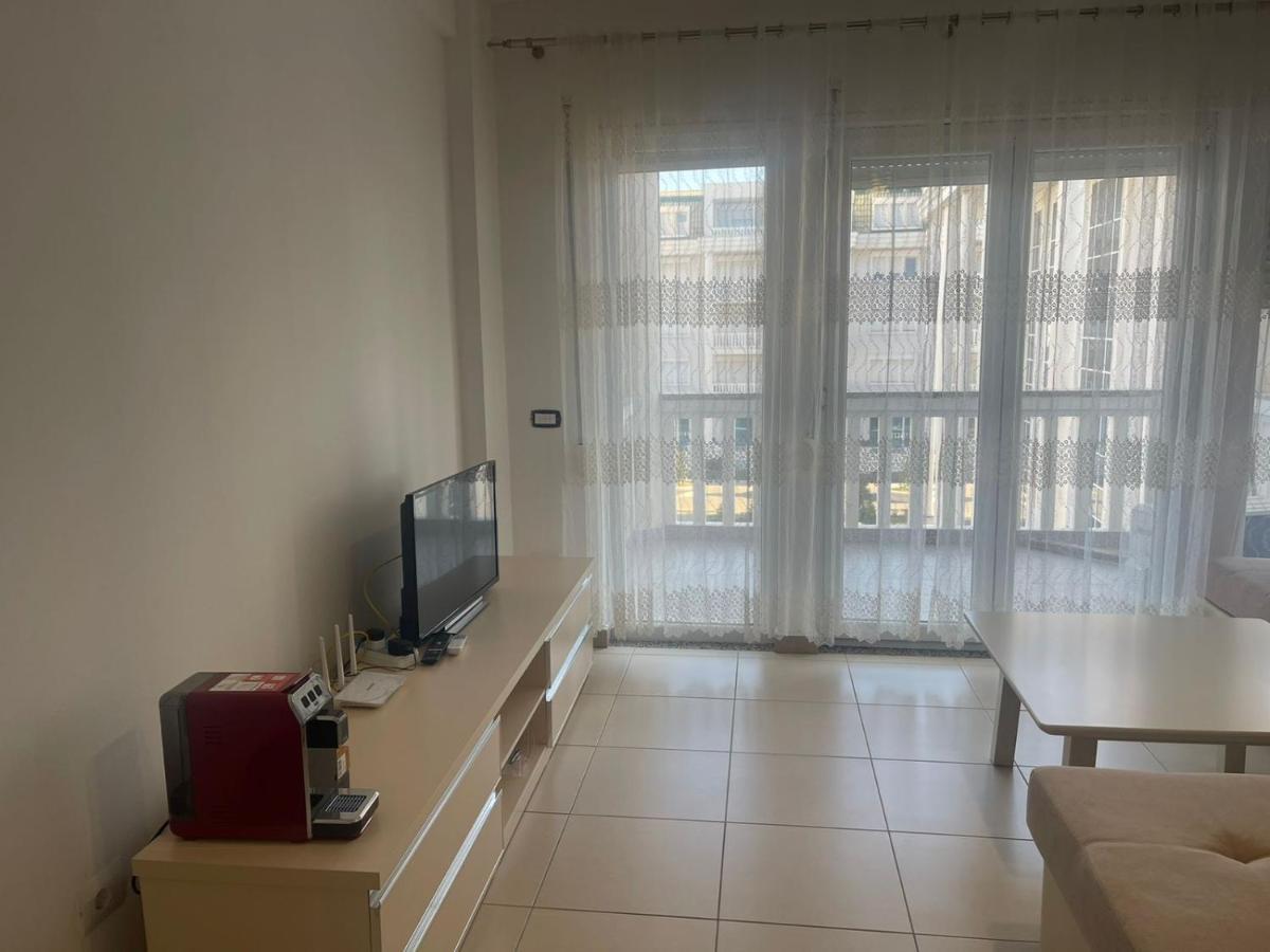 Edi House Apartament *